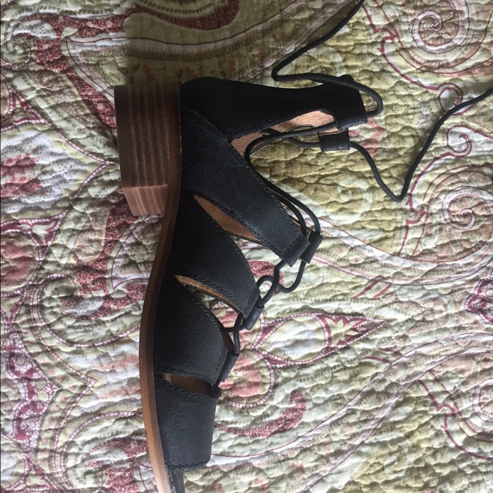 Lucky Brand Gladiator Sandal - Picture 3 of 4